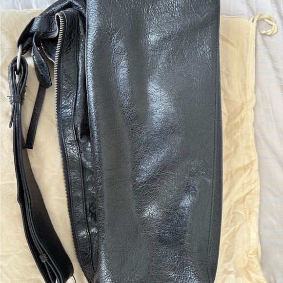 Balenciaga Big Black Leather Interior Zip Tote - Picture 7 of 14